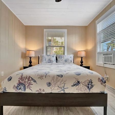 Stones Throw Beachside Bungalow #1 On The Beach Clearwater Beach Luaran gambar