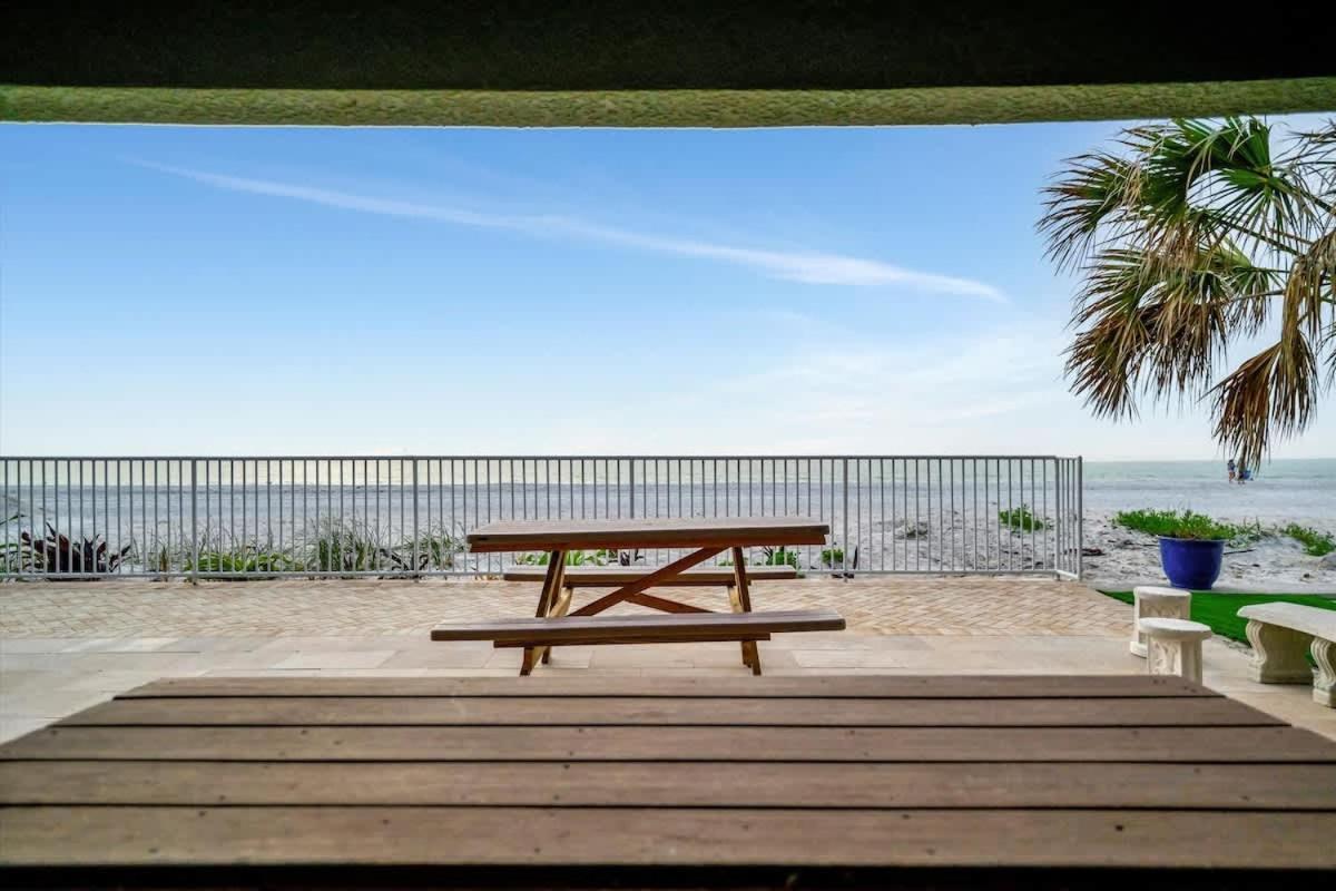 Stones Throw Beachside Bungalow #1 On The Beach Clearwater Beach Luaran gambar