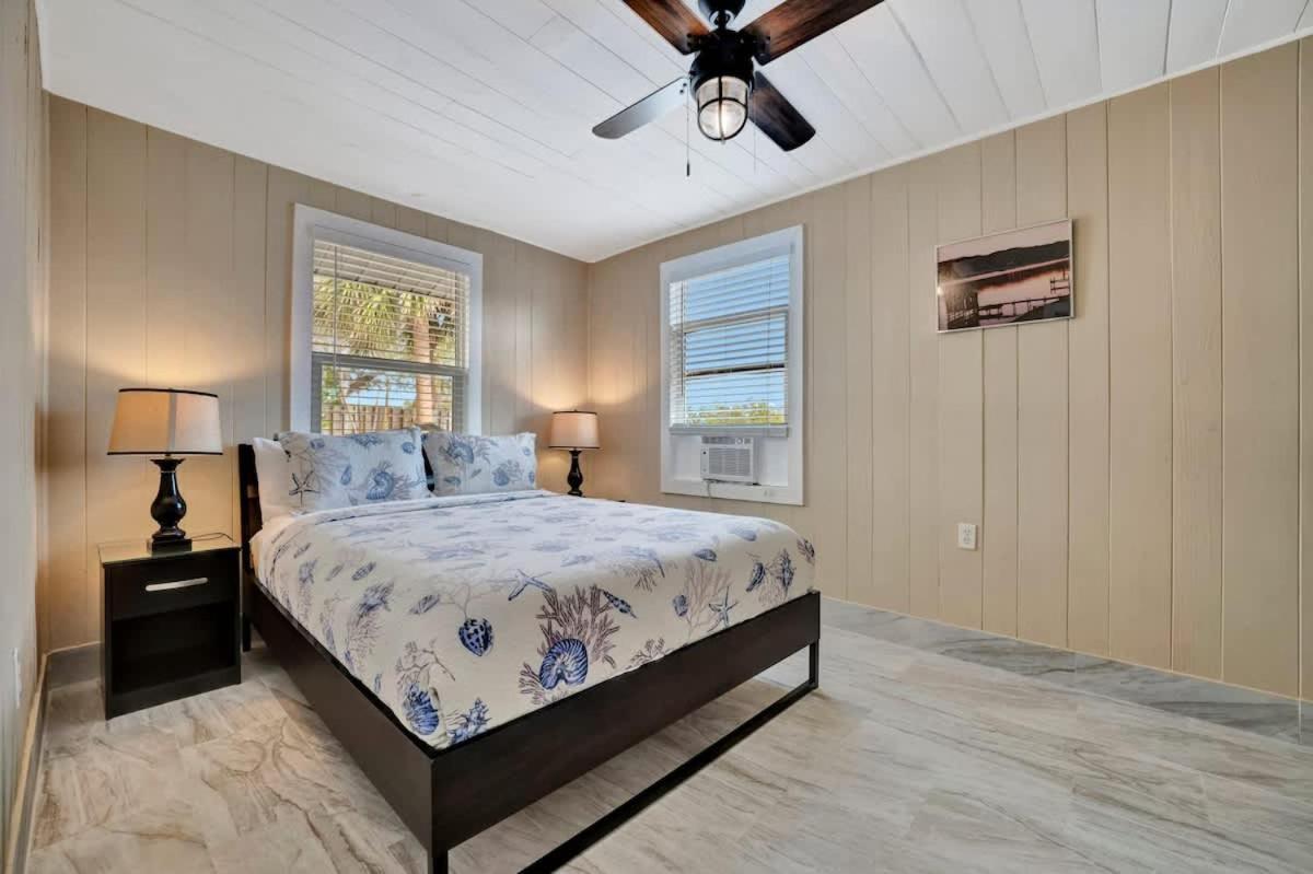Stones Throw Beachside Bungalow #1 On The Beach Clearwater Beach Luaran gambar