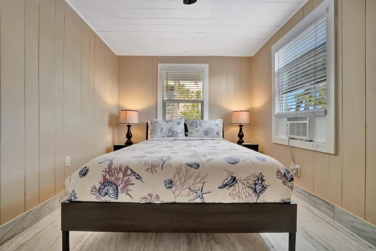 Stones Throw Beachside Bungalow #1 On The Beach Clearwater Beach Luaran gambar